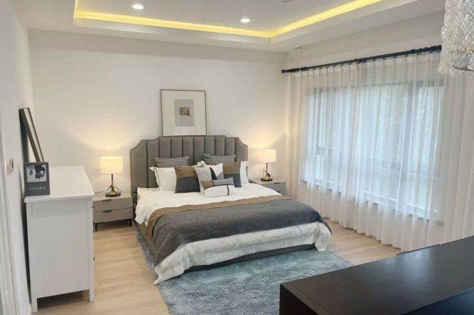 modern big 4brs townhouse floor heating nice garden in Hong qiao 38K