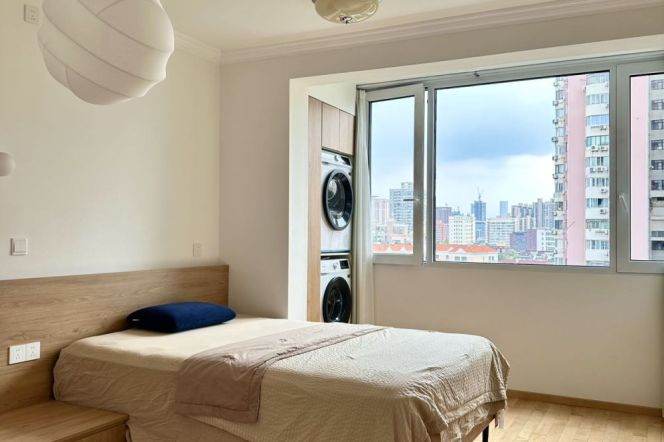 good value- bright& cosy 1bed with elevator - line 1 hengshan road 