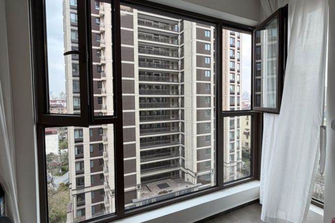 3 Brs, 2 Baths with Brand-new Dec, 110 sqm, New Compound @ Langao metro L7