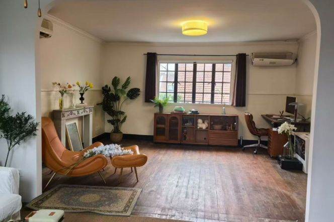 Good lighting 3brs&2baths near Jiangsu Road