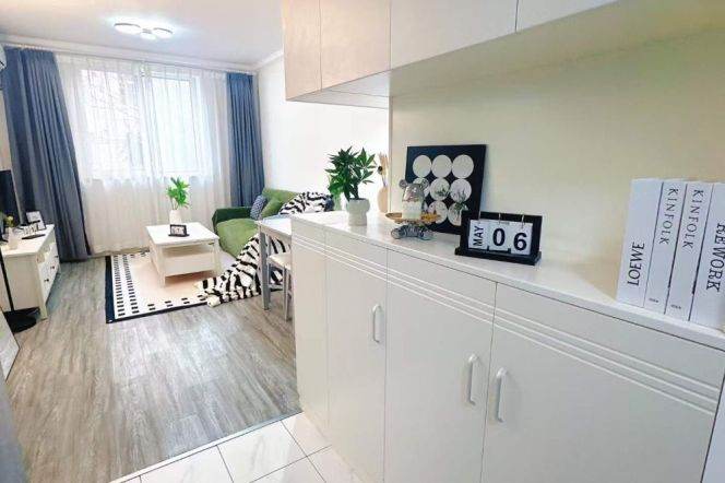 West yan'an rd/Modern 1br 2lr/double south/big living room@L3/4