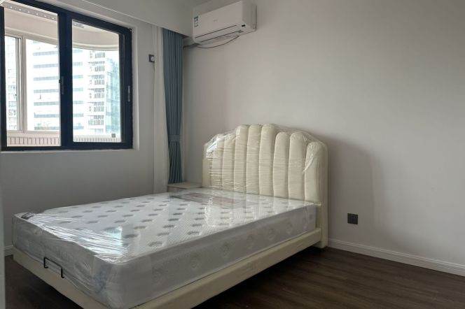 Elevator 3Brs/2Lrs/1Bt apt nr Jiaotong university,M10/11