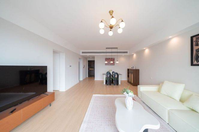 Modern 2brs with floor heating and river view in Lujiauzi