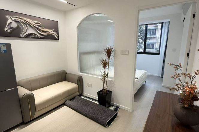 Jiaotong University elevator 1BR apartment