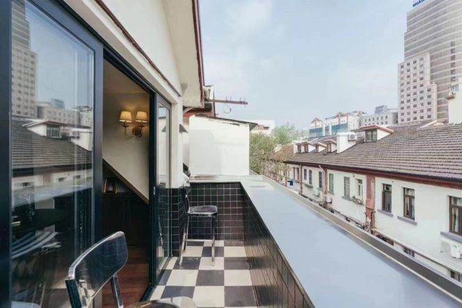 Unique 2BR 2BA Loft Old House next to Middle Huaihai Rd Station