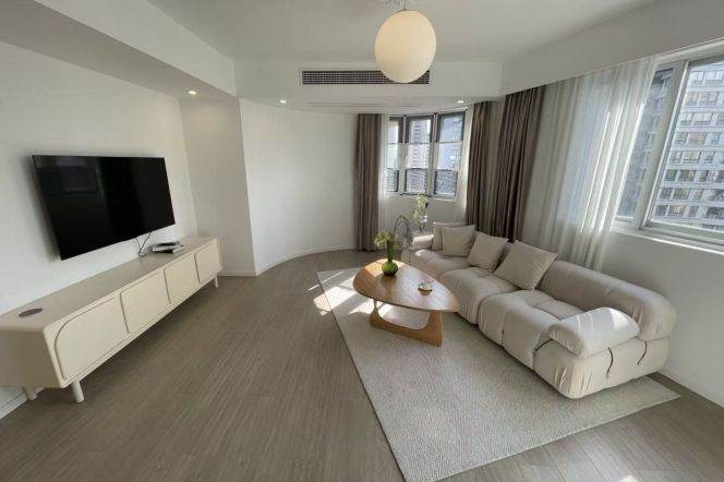 Changshou rd elevator 2+1BR 2BATH with balcony
