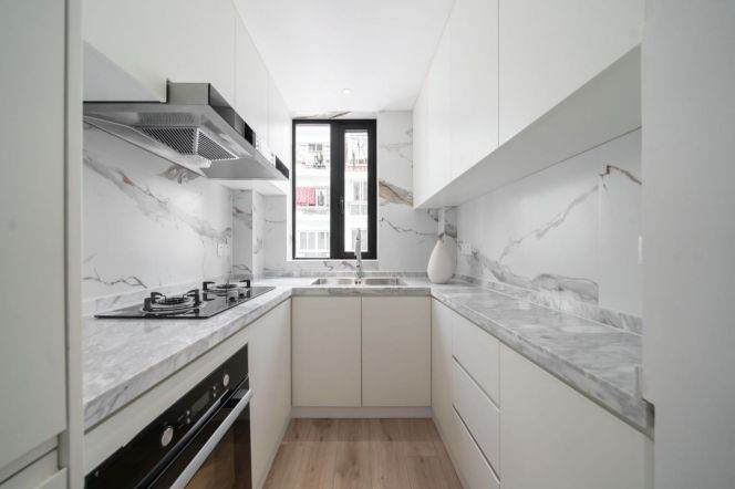  Quality 1br with Balcony nr West Nanjing Rd L2/12/13 