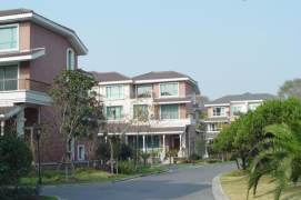 modern big 4brs townhouse floor heating nice garden in Hong qiao 38K