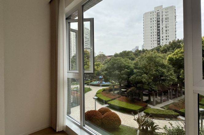 Suzhou Creek | Simple & Beautiful 1BR + Big windows | Hanzhong rd metro | Green view