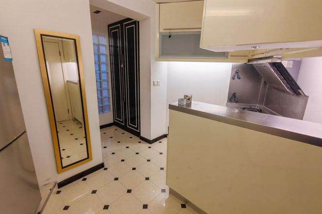 1 br on high floor with River view in DaPuQiao. easy walking to L9 DaPuQiao St.+ L4 LuBan Rd St