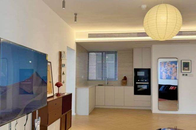 Modern 2-Bedroom Apartment in Zhongshan Park | Fully Upgraded