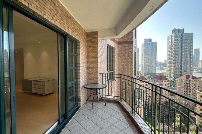 modern big 4brs floor heating nice river view open balcony near Huang pu river line 2,9,14