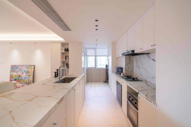 3BR 2BA 190m² Residence w/Expansive Livr nr Zhongshan Park