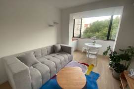  Cozy 2br old apt with Floor heating at Jing'an &Suzhou River L13