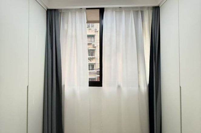 Jiaotong University elevator 1BR apartment