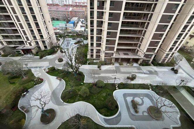 3 Brs, 2 Baths with Brand-new Dec, 110 sqm, New Compound @ Langao metro L7