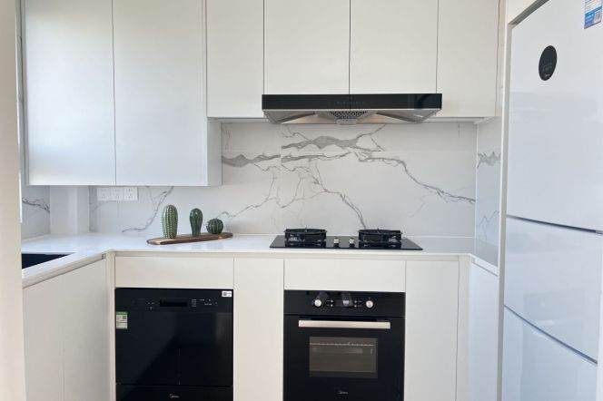 modern  3brs floor heating good river view beside Su zhou river line 2,15 only 23.5K