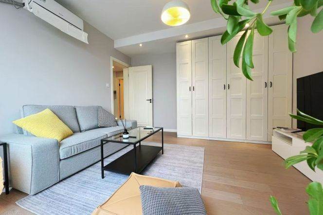 1Bedroom +separate living room near Shanghai Swimming center XuHui Line1/4 8.8k