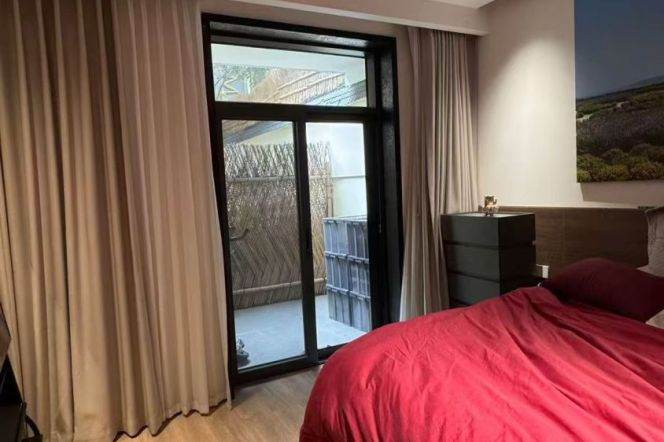 West Nanjing rd 3BR 3BATH with garden