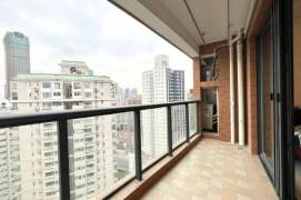Modern 2brs with floor heating and balcony  nearby west nan jing road CBD 