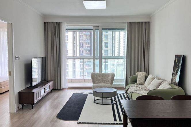 Spacious 2BR 2BA High-rise Apt in Celebrity Garden/Jiashan Rd