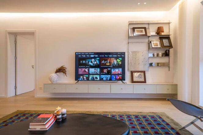 Zhongshan Park/modern 3BR 2LR/Nice compound/Parking/170 sqm@L2/3/4