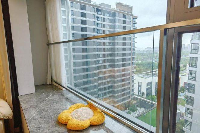 Modern compound 3 br with floor heating  ,4 mins walking to Wellington shanghai. L 6/8/11