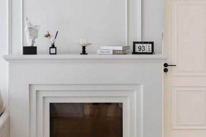 The Courtyards high floor spacious 3brs/2lv/2bt apt with balcony; L2/11