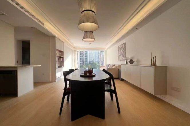 3 Brs, 2 Baths with Open Balcony/Floor Heating/Central ac/Oven, 175 sqm @ Zhongtan metro L3&4