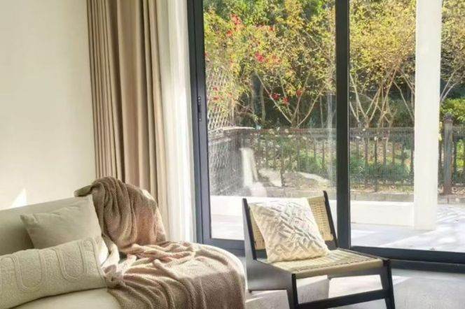 Brand new 3br apt with CA,floor heating,private yard,in Minhang