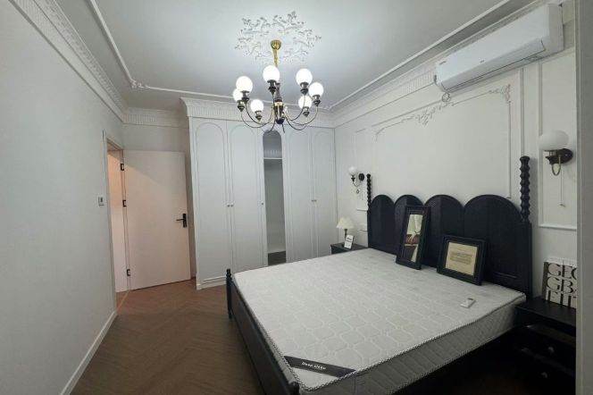 10k Clean 2BR Nr Wuning Rd.line13/14 close to Suzhou Creek