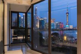 One-bedroom apartment with a panoramic view of the Huangpu River, 170 square meters, 2 bds