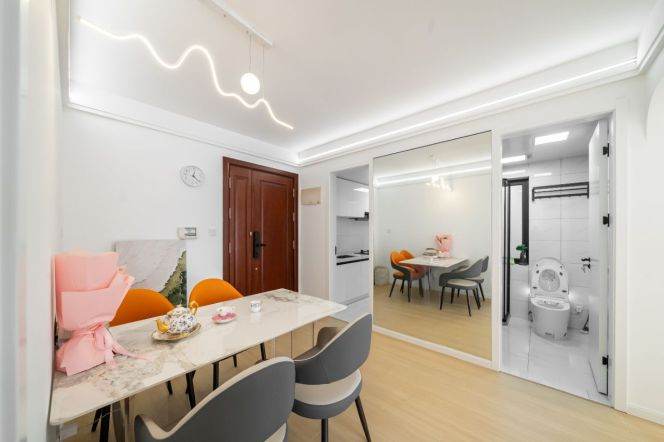 2 Brs with Floor Heating/Central ac/Oven/Dryer, 100 sqm @ Shanghai railway station L1,3&4