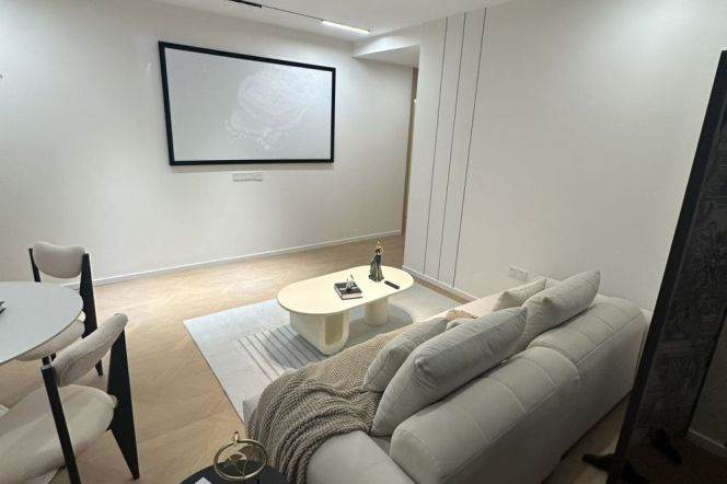 3 Brs, 1 Bath, 130 sqm, High rise Building with Oven / Dryer @ Tangqiao station L4