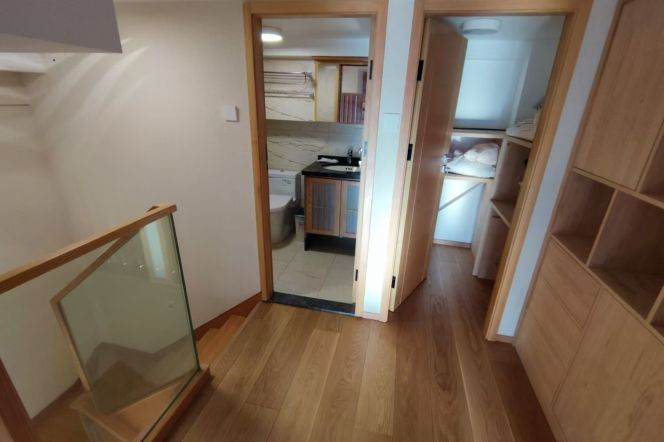 High ceiling loft near line 8 Yangsi station for long&short rent