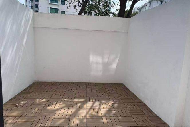 Fresh 1br nearby line 4/11