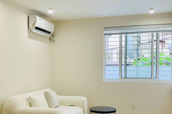 Cozy one bedroom Apt+Floor heating+oven+dryer @Xujiahui