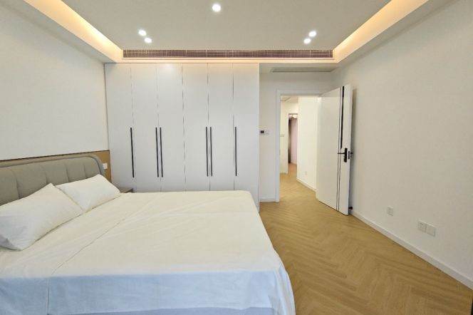 Morden&Bright 2Bdrs @Weining Rd &Line 2