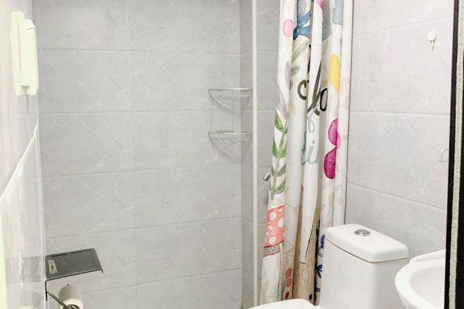 Tongge Neighborhood — Rare 2BR Flat