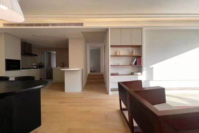 3 Brs, 2 Baths with Open Balcony/Floor Heating/Central ac/Oven, 175 sqm @ Zhongtan metro L3&4