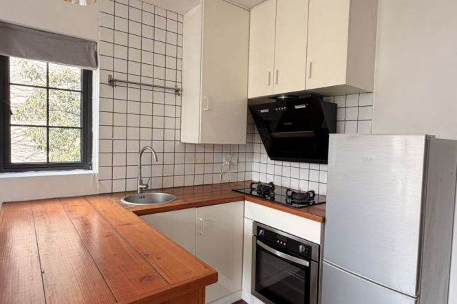 1BR,with radiator, Bright balcony, Nr Tianzifang,close to Line 9