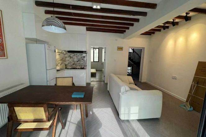 Dapu Bridge/Tianzifang wall heating 1br/2lrs/1ba apt with balcony; L9/12