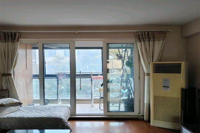 2 bedrooms/livingroom/balcony 30mins to Jitongtong University