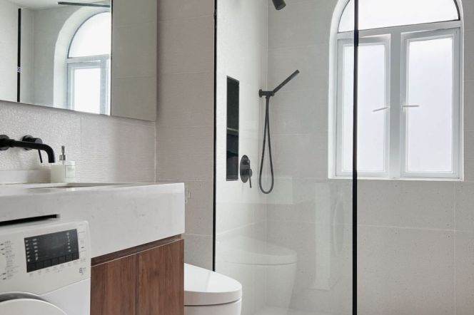 10/11th, Jiaotong University, 3-bedroom apartment with underground parking space