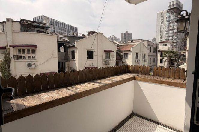 1BR,with radiator, Bright balcony, Nr Tianzifang,close to Line 9