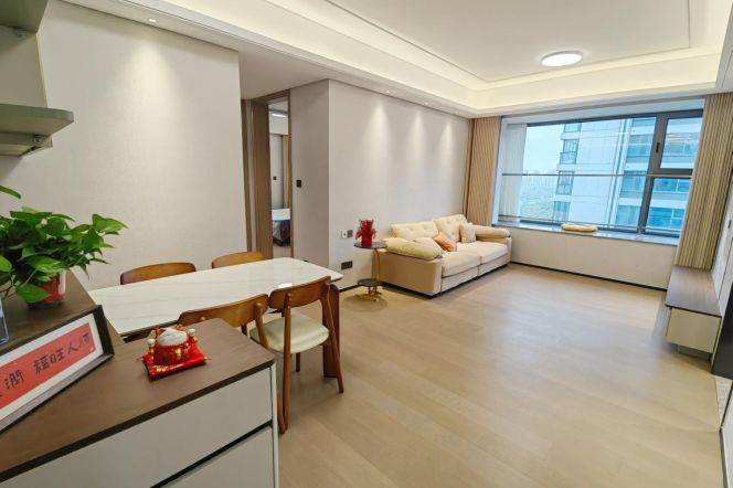 Modern compound 3 br with floor heating  ,4 mins walking to Wellington shanghai. L 6/8/11