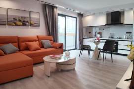 Quality 1br with open balcony in jingan area