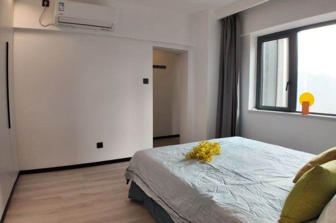 Quality 1br with open balcony in jingan area