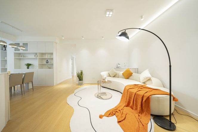 3 Brs, 2 Baths, Central ac, Wall heating, Oven, Bathtub, 150 sqm @ Xujiahui L1