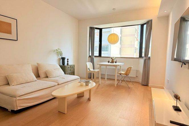 Stylish elevator 1br Nr jingan temple M2/7